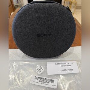🅰️uth Sony ULT WEAR Wireless Noise Canceling Headphones
